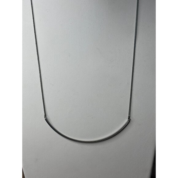 Minimalist Silver-Tone Chain Necklace With Textured Crescent Pendant - Picture 8 of 8